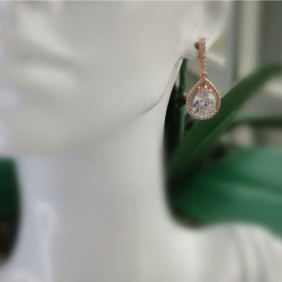 NWT Rose Gold teardrop shaped cz earrings - Picture 5 of 7